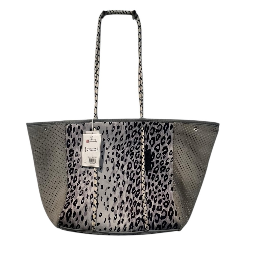 Chic Leopard Print Tote Bag in Gray